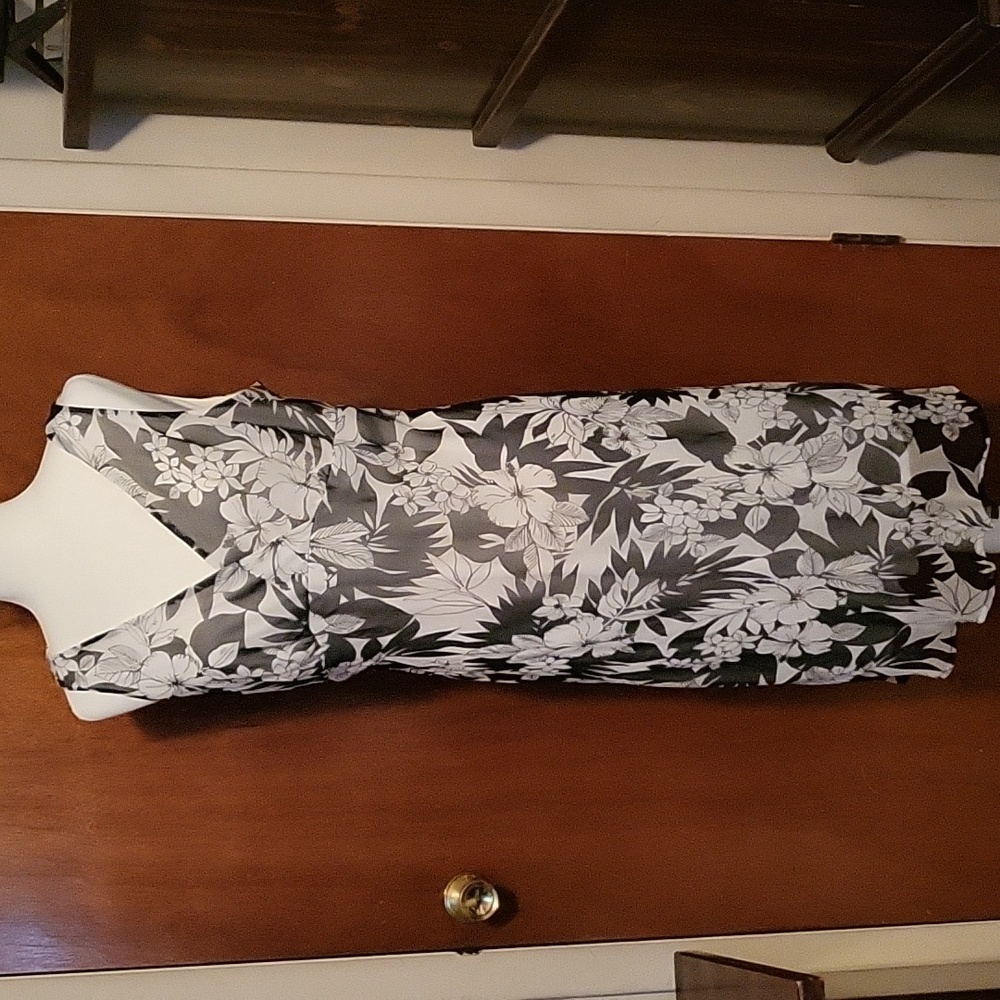 Faith Love and Passion Womens Shear Midi With Liner Gray White Womens size 12